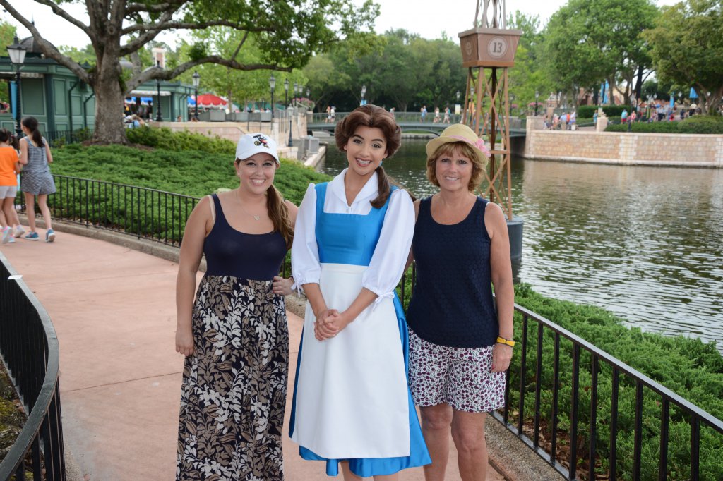 PhotoPass_Visiting_Epcot_7676248100.jpg