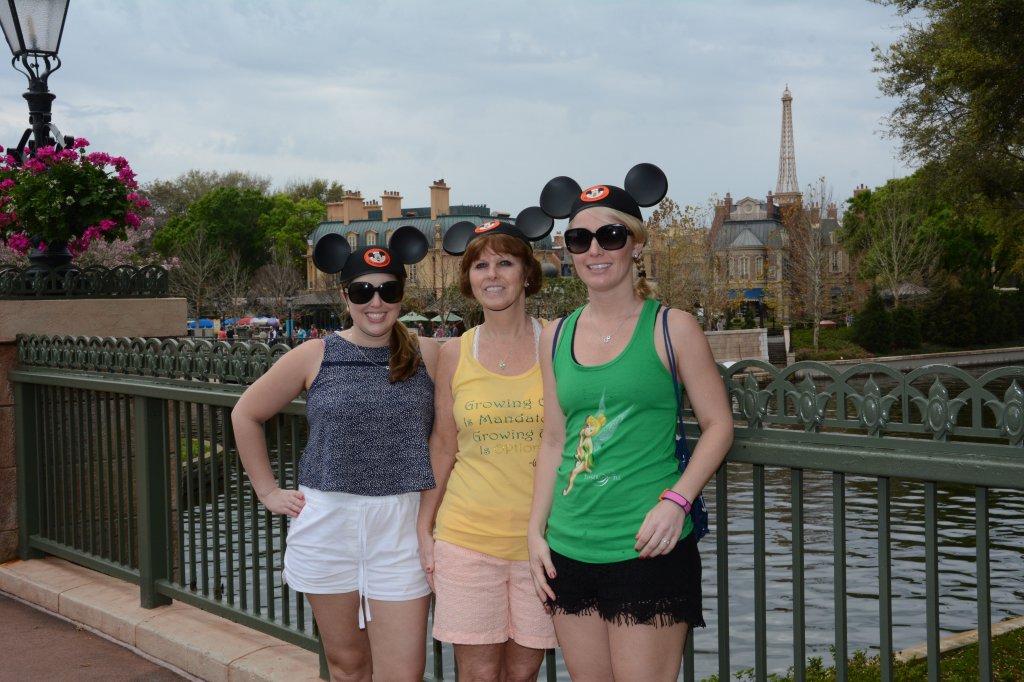 PhotoPass_Visiting_EPCOT_7974347430.jpeg