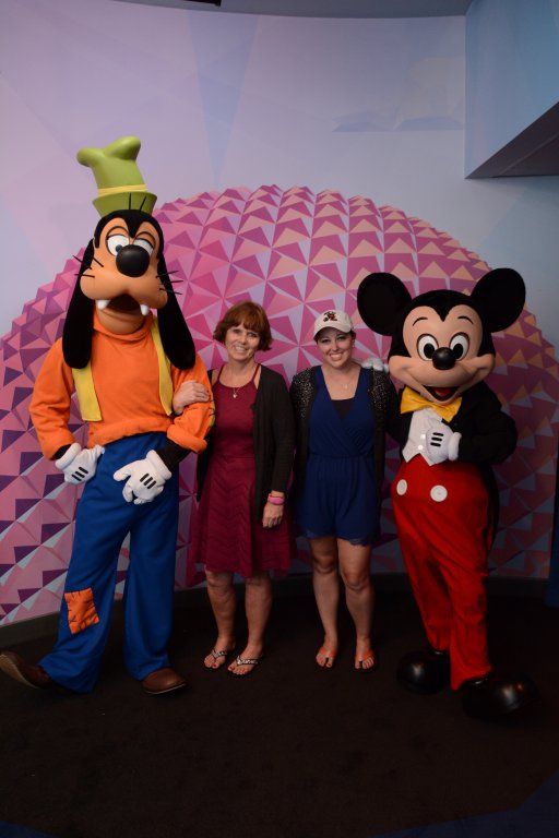 PhotoPass_Visiting_EPCOT_7996400838.jpeg