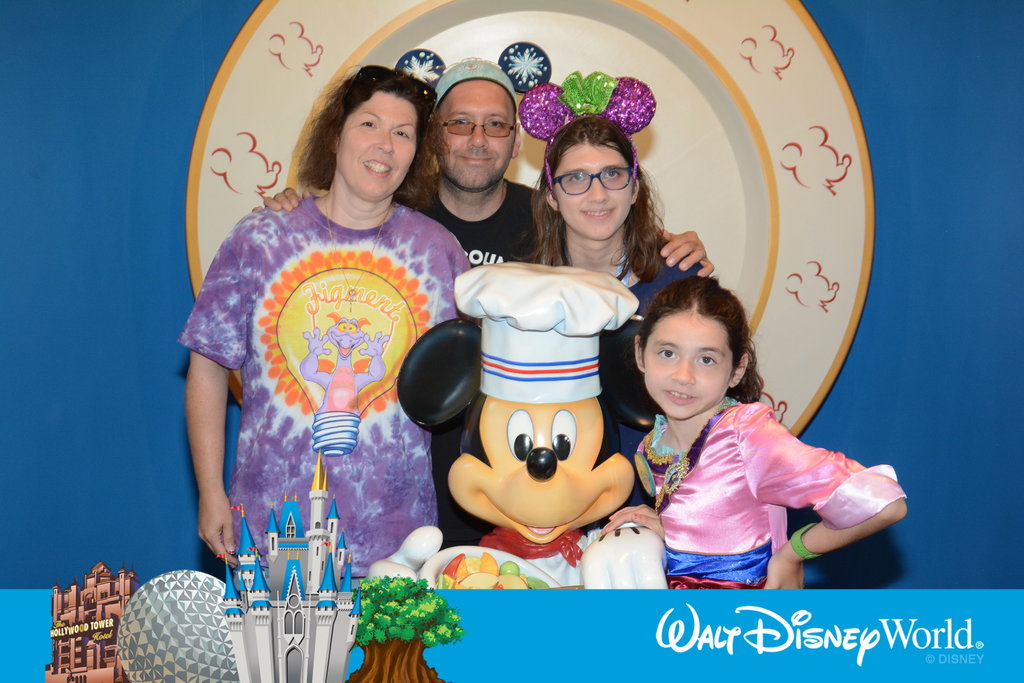 PhotoPass_Visiting_WDWRESORTSANDMORE_413305848645.JPG