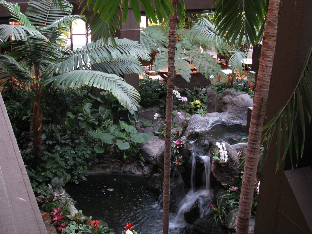 Poly indoor water feature 2008 from second floor.JPG