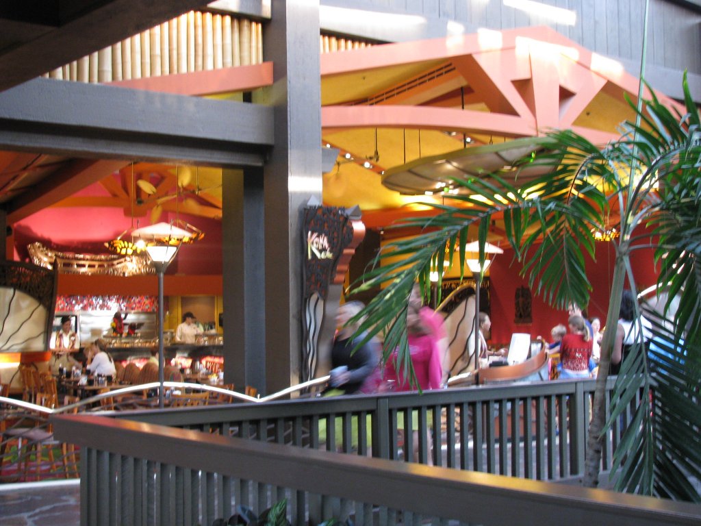 Poly Kona Cafe 2008 across water feature.JPG