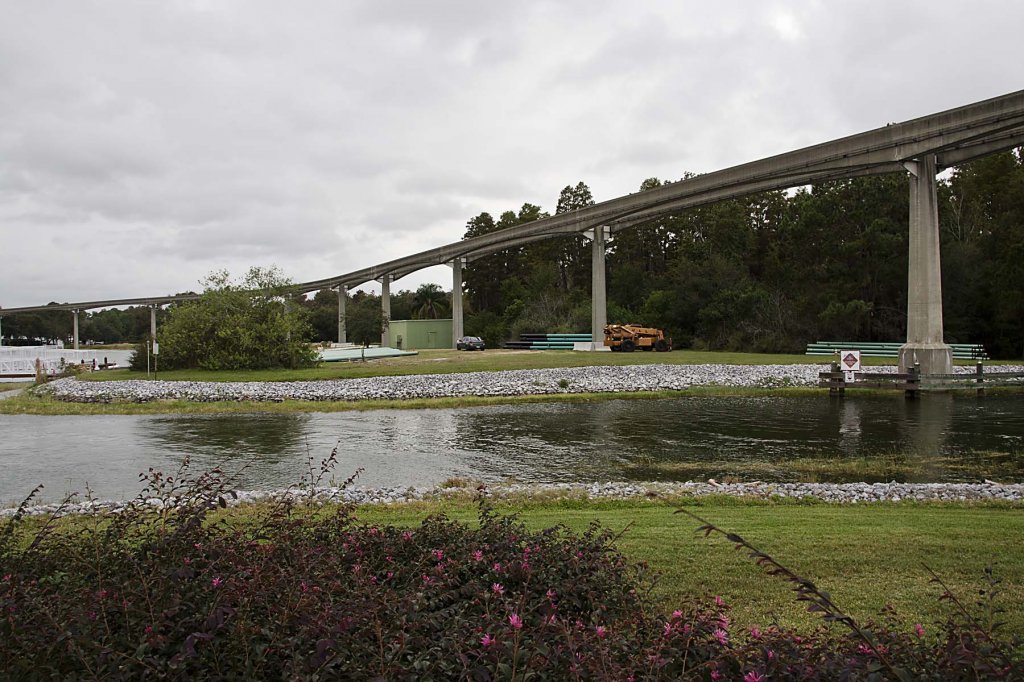 Possible walkway to MK.jpg