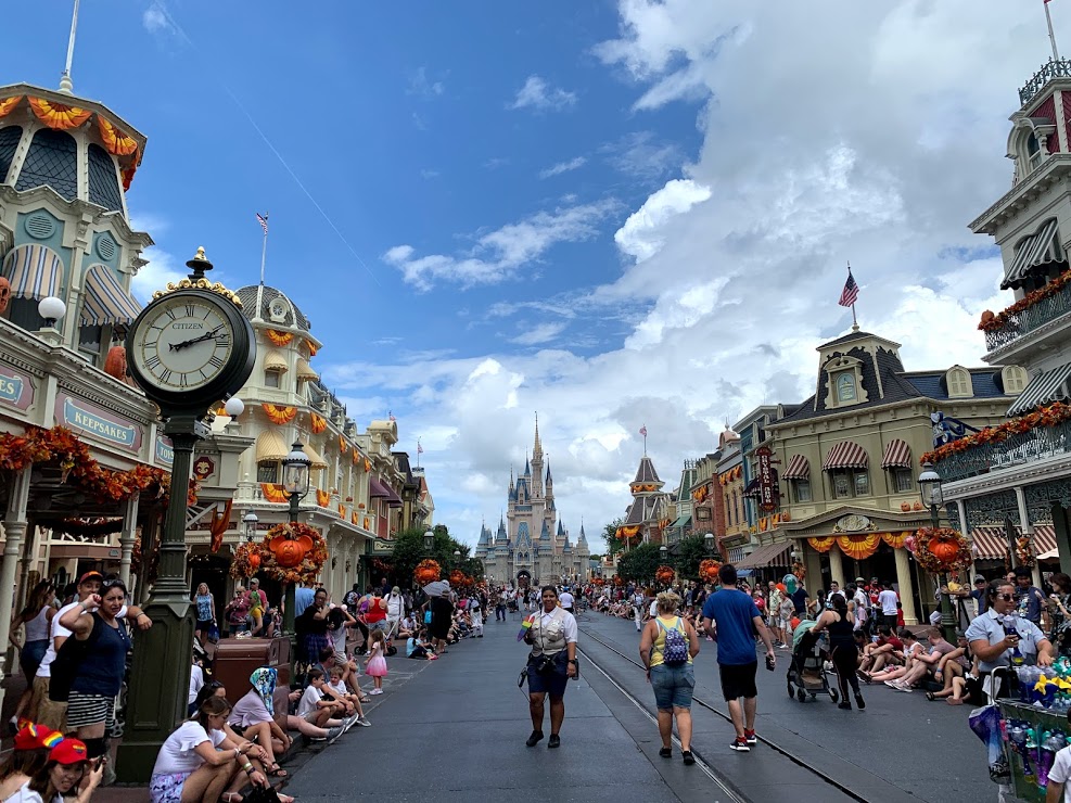 pre parade main st.jpg