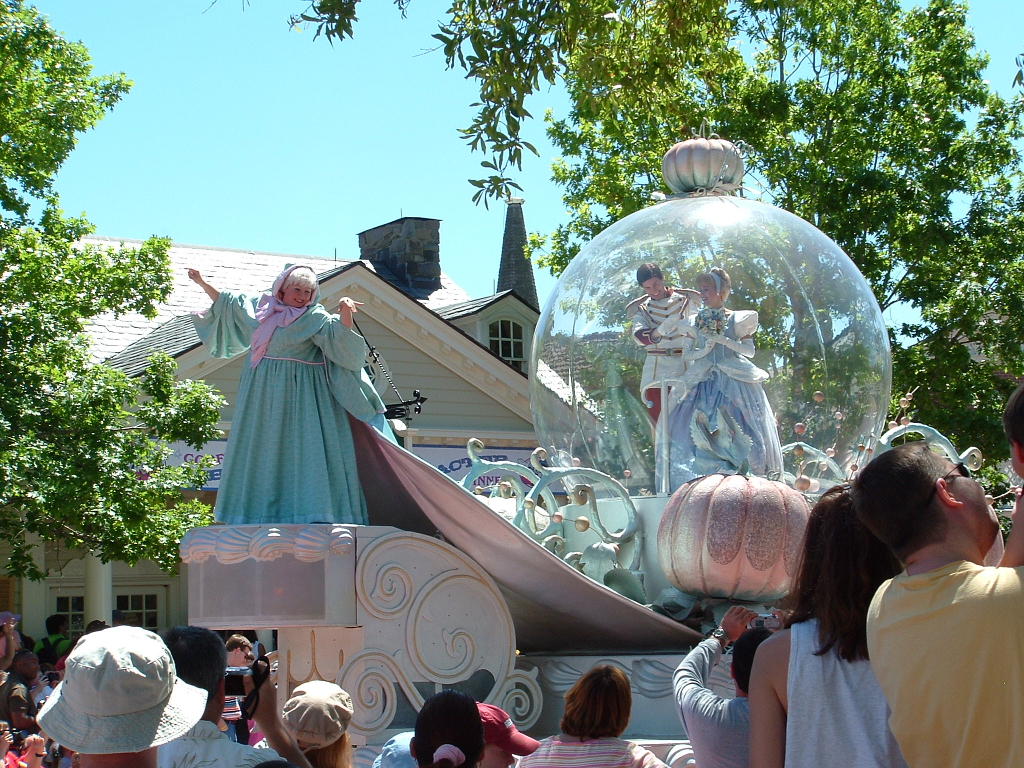 Prince & Princess 2005 Parade.JPG