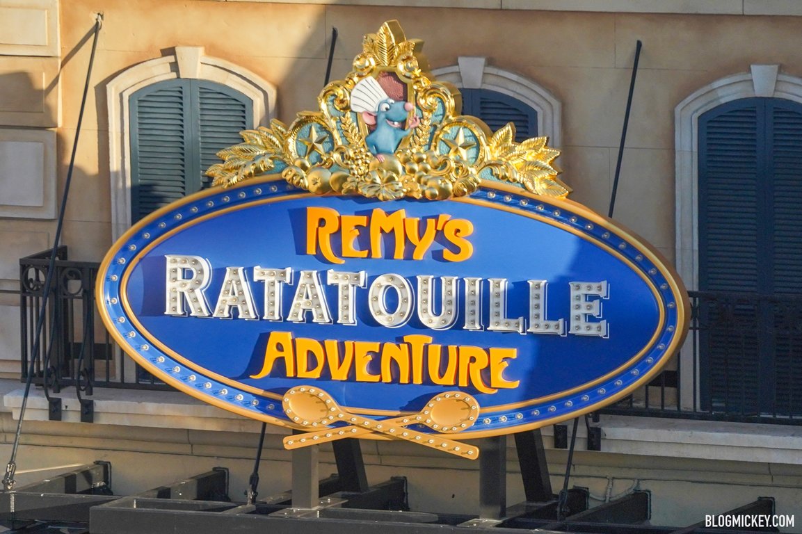 remy-ratatouille-adventure-sign-skyliner-4.jpg