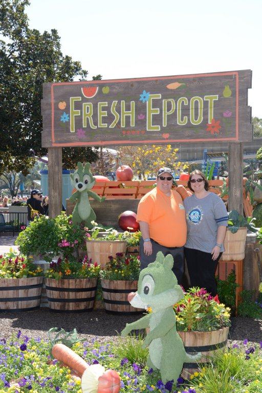 rsz_photopass_visiting_epcot_7966225909.jpg