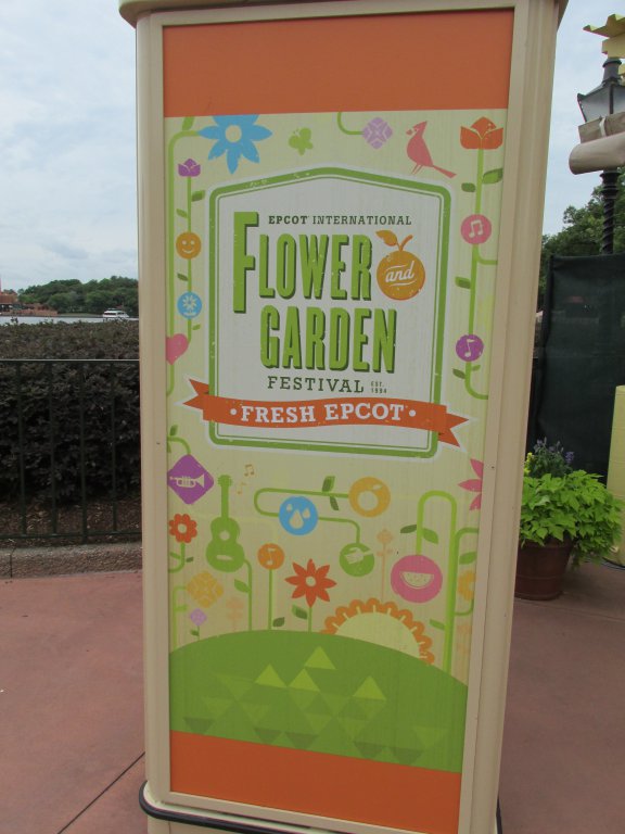 sign flower and garden.jpg