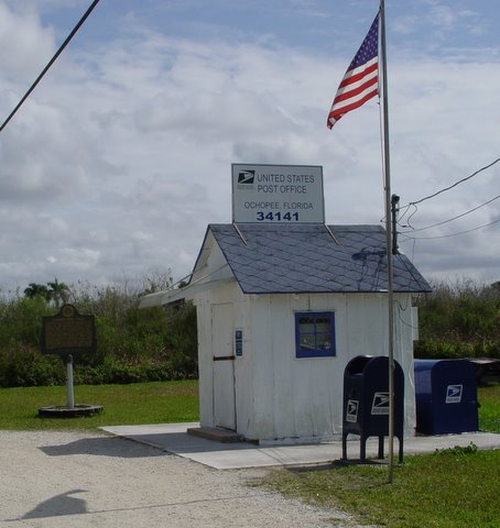 Smallest-post-office.jpg