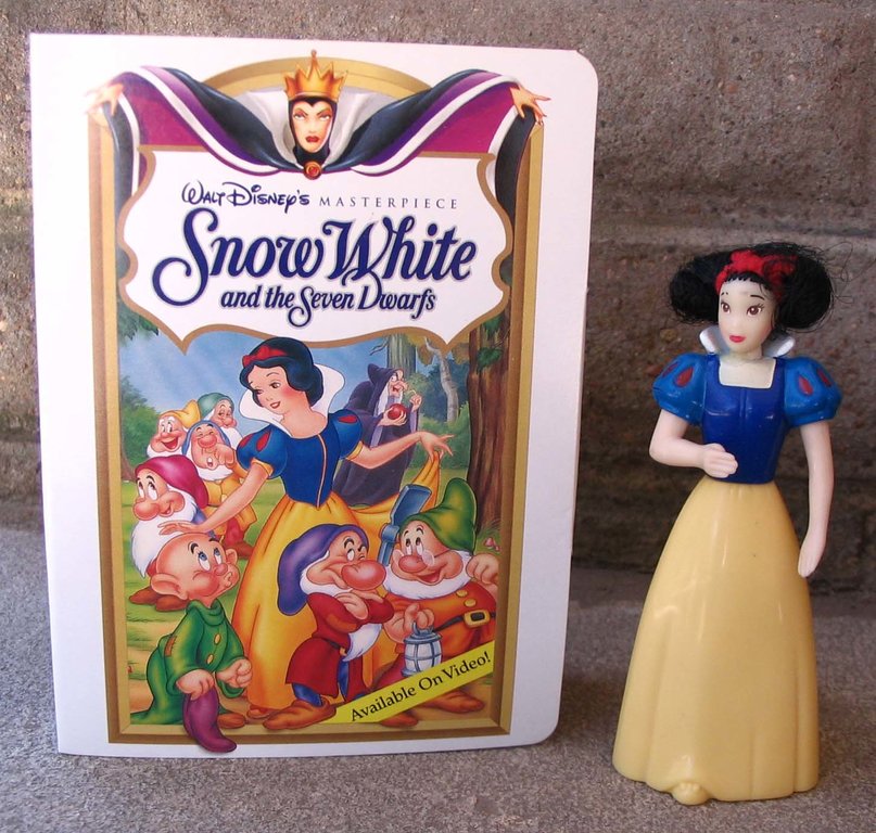 SnowWhiteToy.jpg