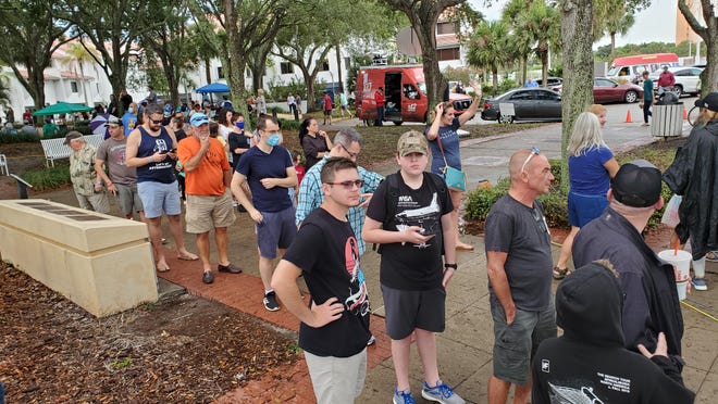 SpaceX Line for Food Truck.jpg