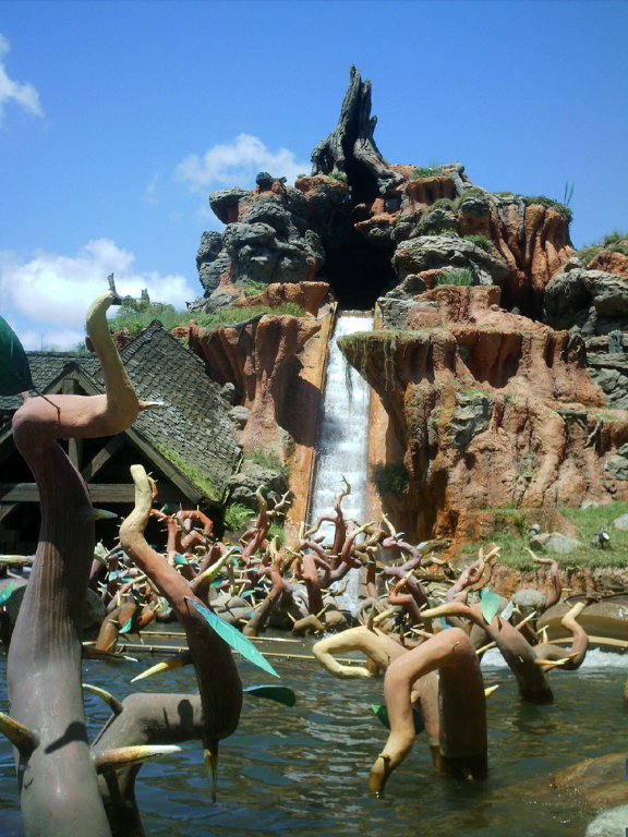 Splash_Mountain_-_Magic_Kingdom_-_Walt_Disney_World.JPG