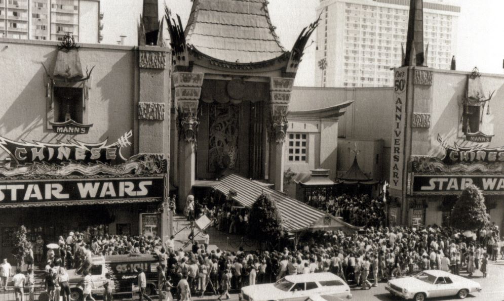 Star-Wars-Premiere_1977 BW.jpg