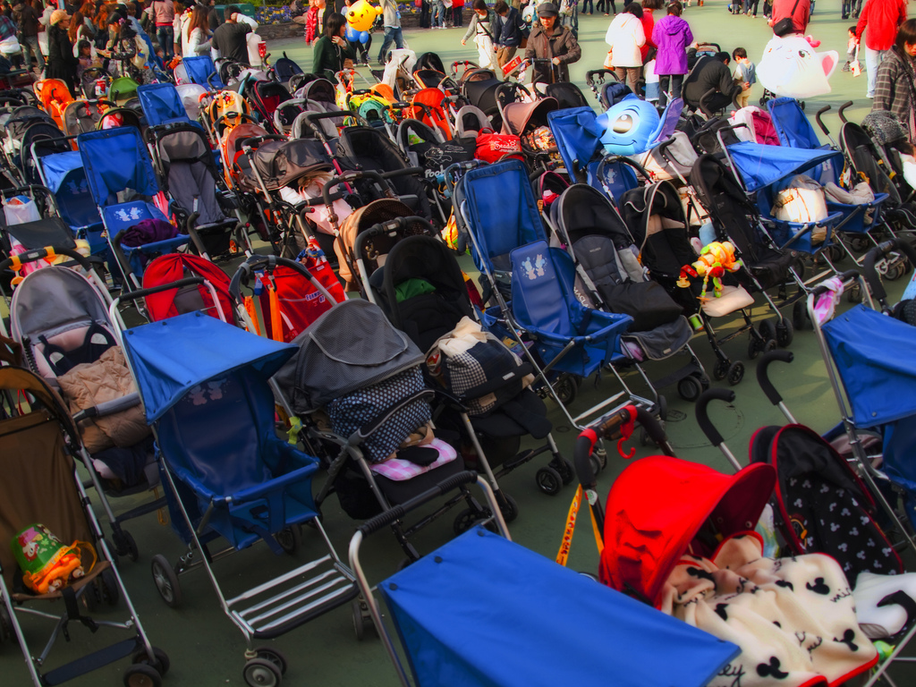 stroller_parking__tokyo_disneyland.jpg