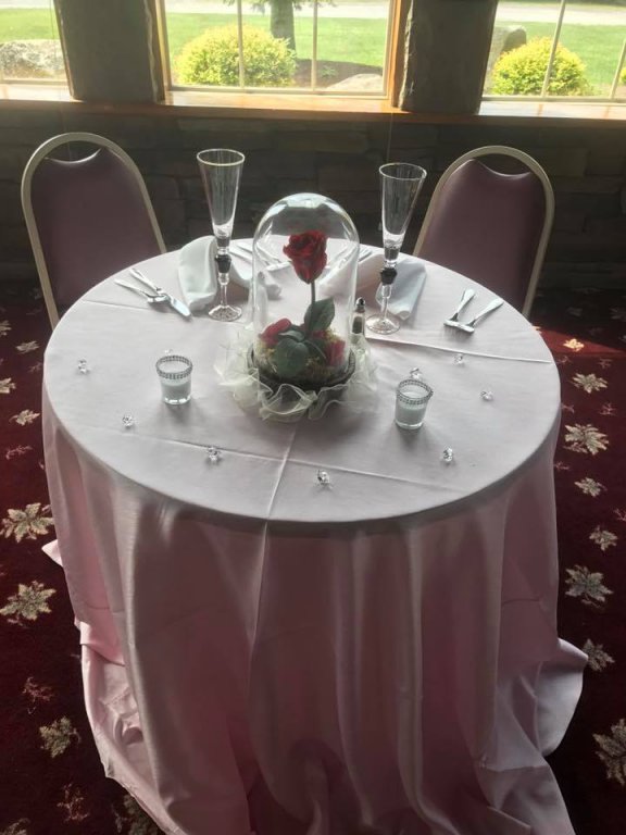 sweetheart table.jpg