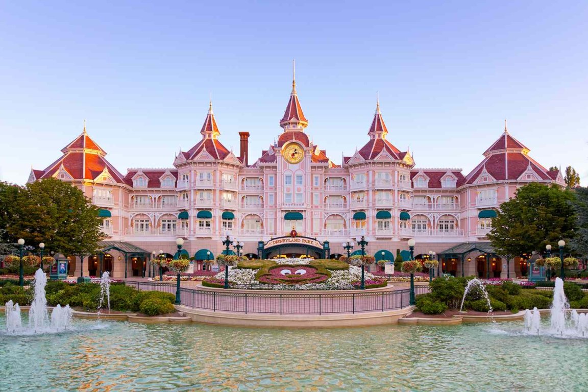 TAL-header-exterior-disneyland-hotel-paris-DISHTLPARIS0124-b856f62987f94091a6e72b435b62d0ff.jpg