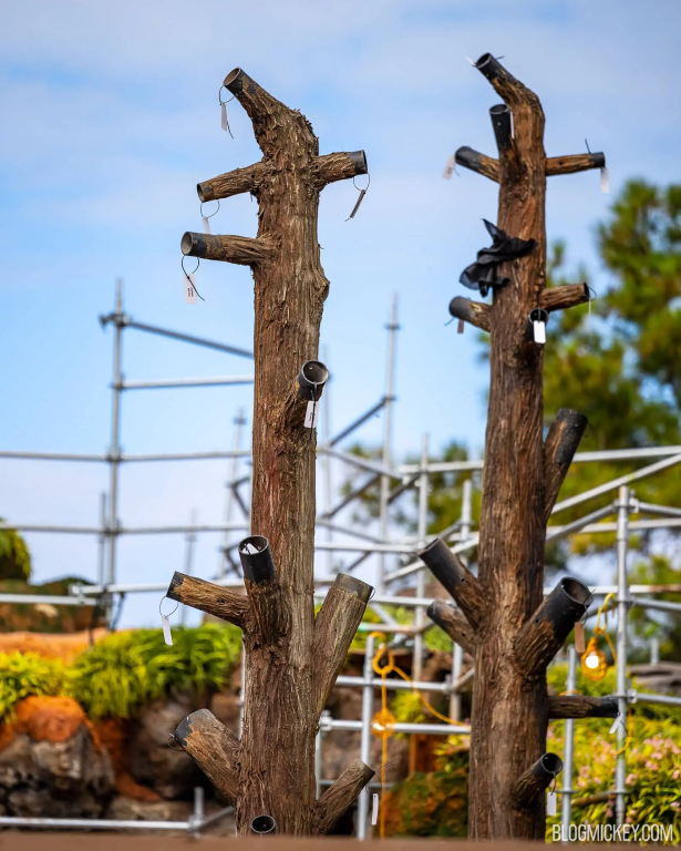 tiana-bayou-adventure-faux-bald-cypress-tree-installation-5 (1).png