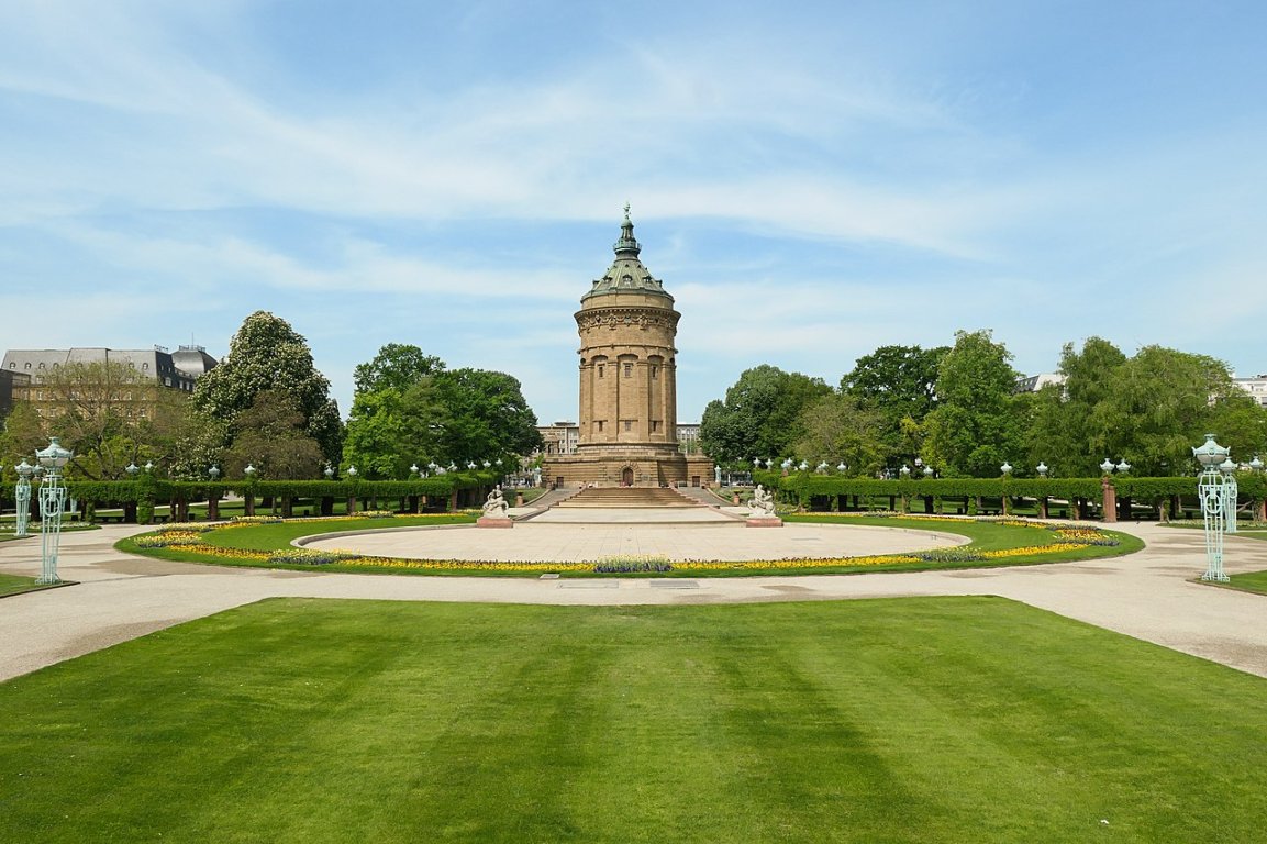 Wasserturm_Mannheim_2020-04-24_COVID-19.jpg