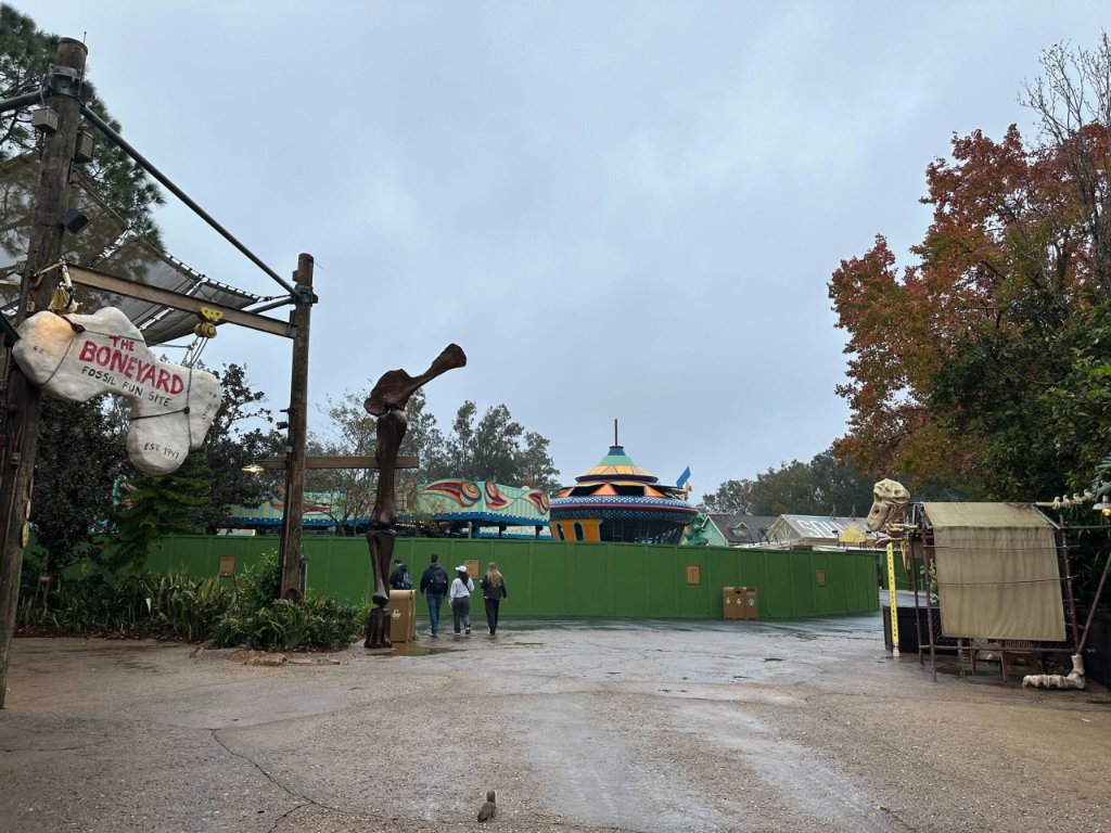 wdw-dak-dinoland-construction-01.23.2025-5088.jpg