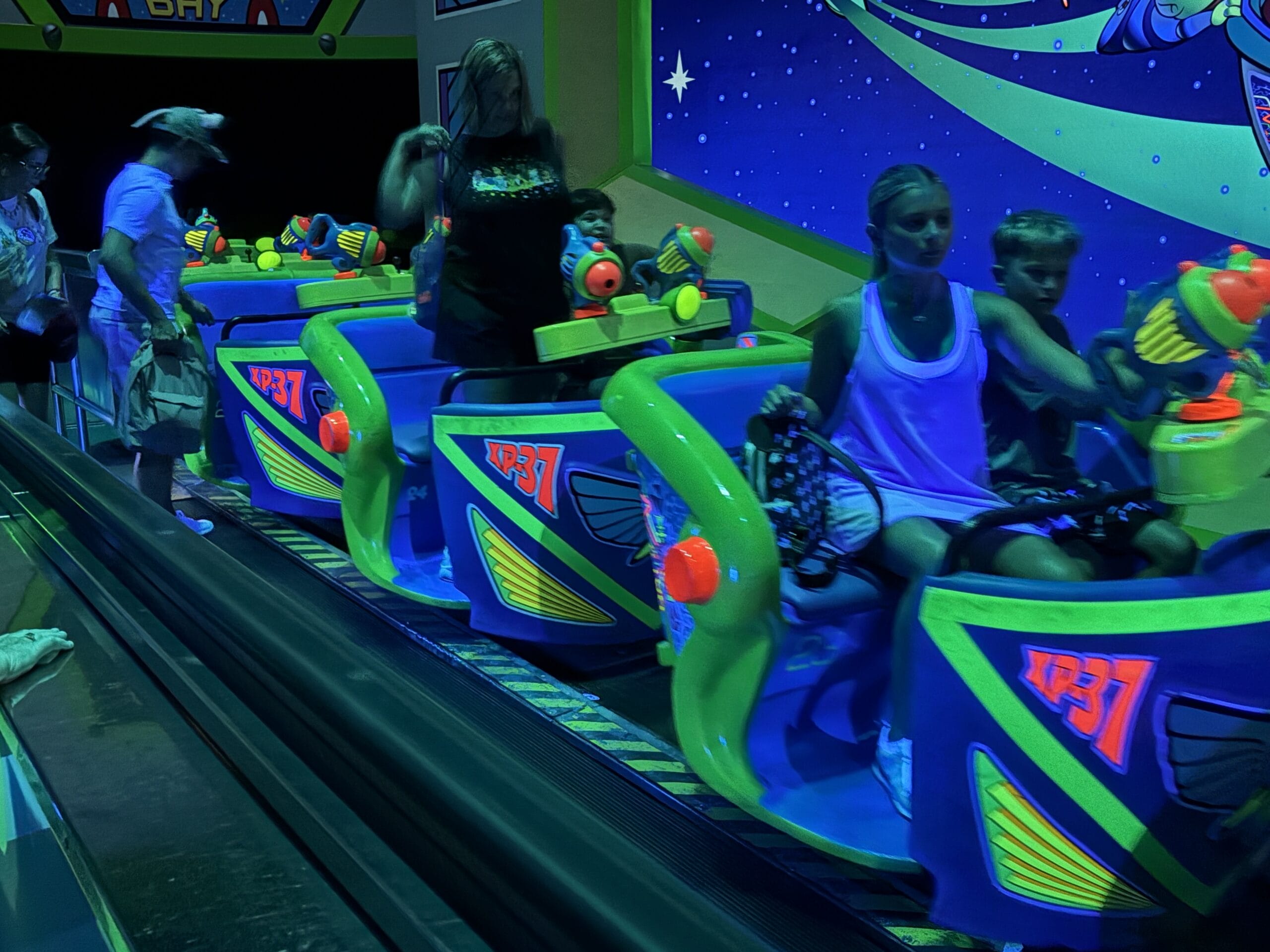 wdw-mk-buzz-lightyear-space-ranger-spin-pre-refurb-73-1.jpg