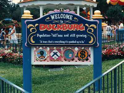 wdwc_duckburg_sign.jpg