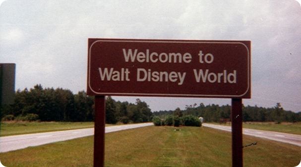 welcome-to-wdw-original-sign.jpg
