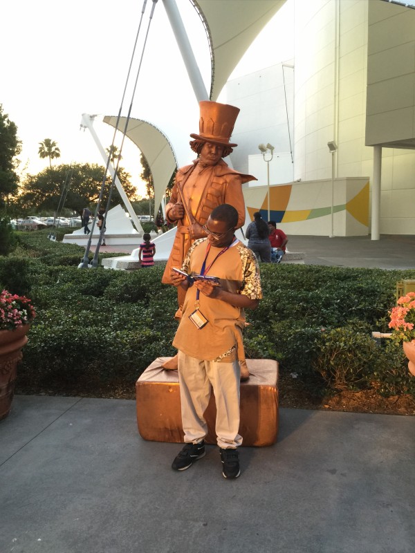 The statue reading my autograph book (May 1 2015)